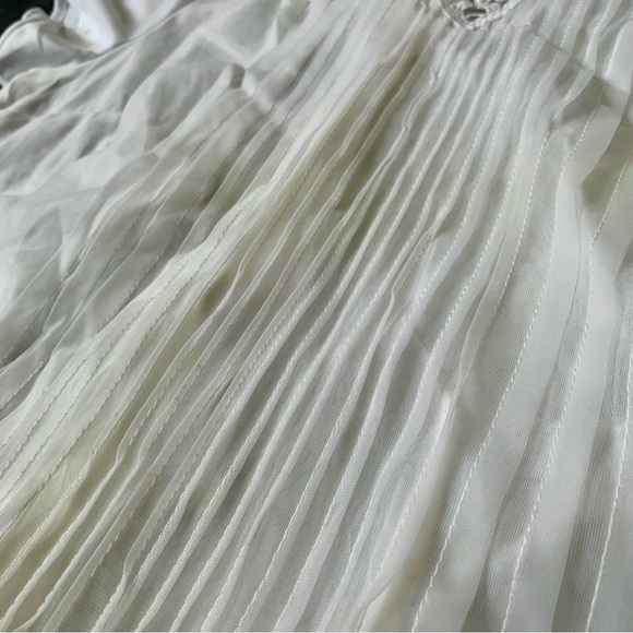 v i n t a g e :: 50s Pleated Cutout Lace Nylon Blouse ILGWU - Picture 8 of 13